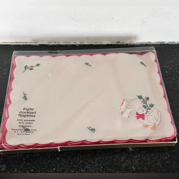 Christmas Country Goose Embroidered Napkins - Picture 1 of 4
